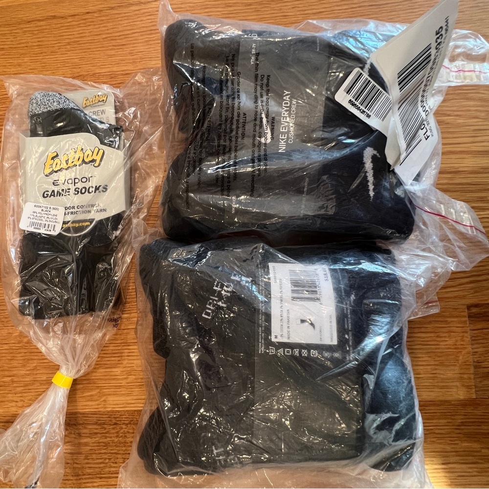Nike everyday YTH 5-7Y socks & Eastbay game socks (S)
